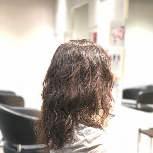 【オススメ順】50代～/パーマ/ロングの髪型・ヘアスタイル 楽天ビューティ