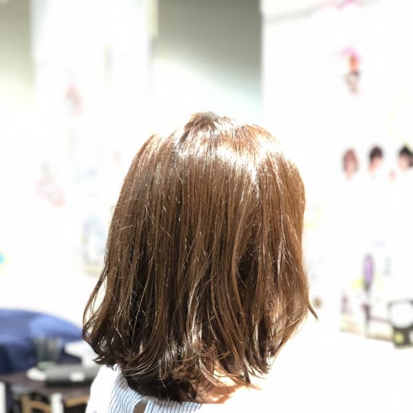 ‐5歳　揺れるナチュラル外ハネスタイル|anfection