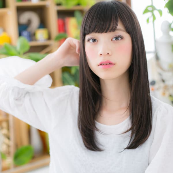 間違いナシの好感度!黒髪ストレート