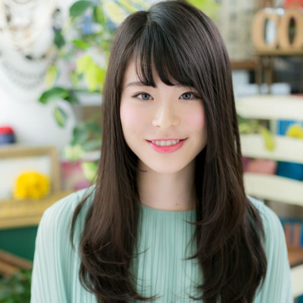 黒髪も◎斜めバング&ロングストレート