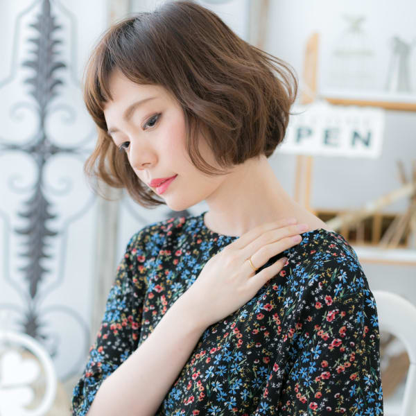 Aラインがキュート☆くせ毛風小顔ボブ