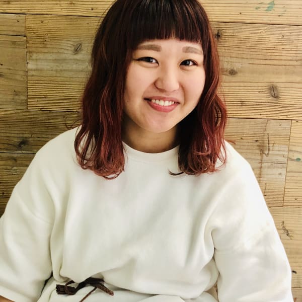 Alaine hair design【アレーンヘアデザイン】のスタッフ紹介。YOSHINO