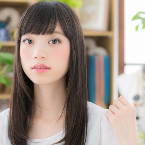 間違いナシの好感度!黒髪ストレート