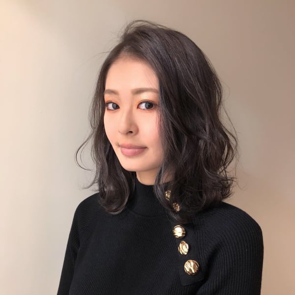 大人かわいいダークトーンで艶髪