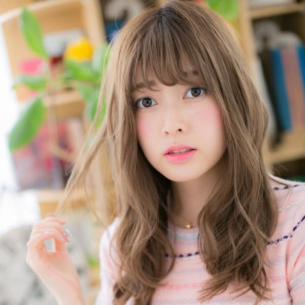 斜めバングでモテ系♪くせ毛風ウェーブ