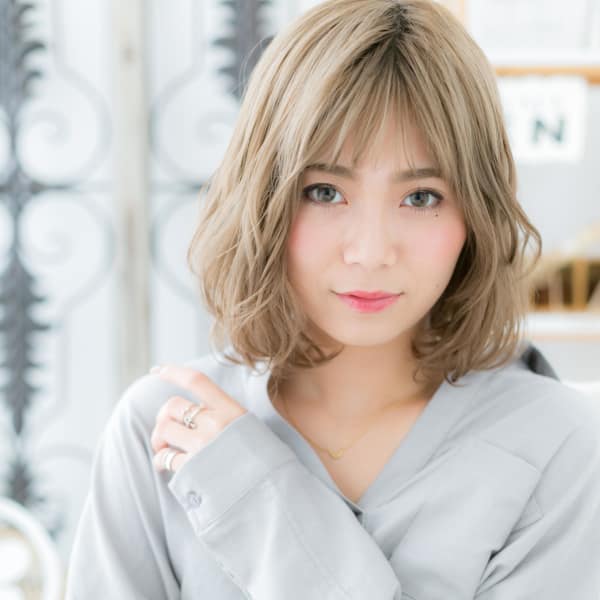 ハイトーンで垢抜け★外国人風ミディ