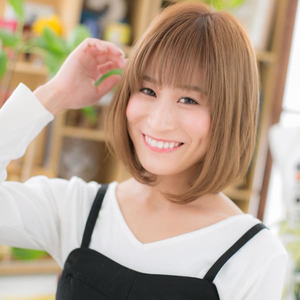 小悪魔系♪外国人風ハイトーン×前下がりボブ