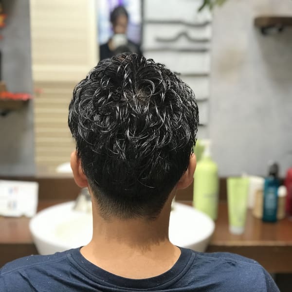 【メンズのオススメ順】パーマ/ビジネス/ミディアムの髪型・ヘアスタイル 楽天ビューティ