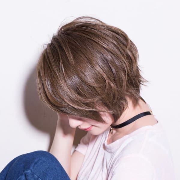 クールカジュアルな前下がりショート