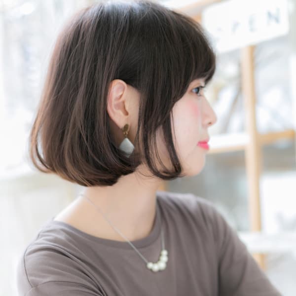 耳かけが◎シンプルワンカール大人ボブ