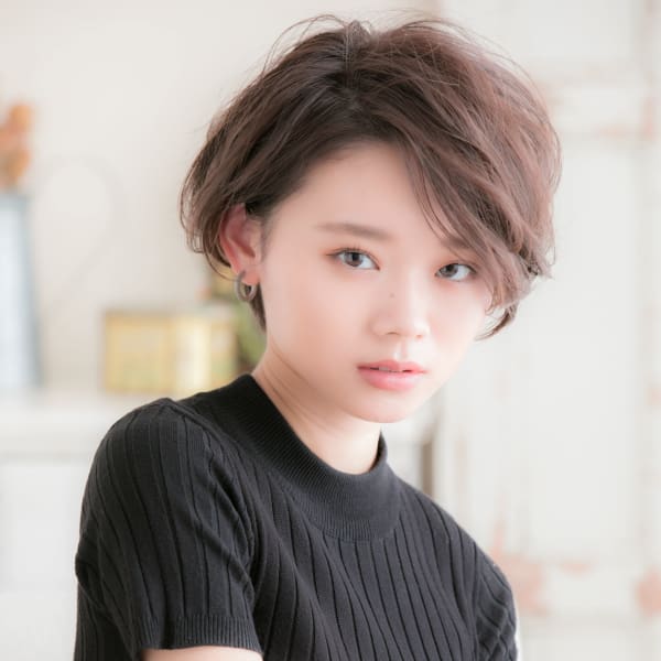 ボーイッシュになりすぎない、ひし形ショート