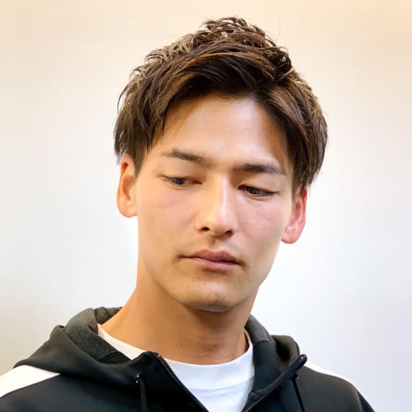 優しい男に見えるツーブロックワイルドアップバング ビジカジ