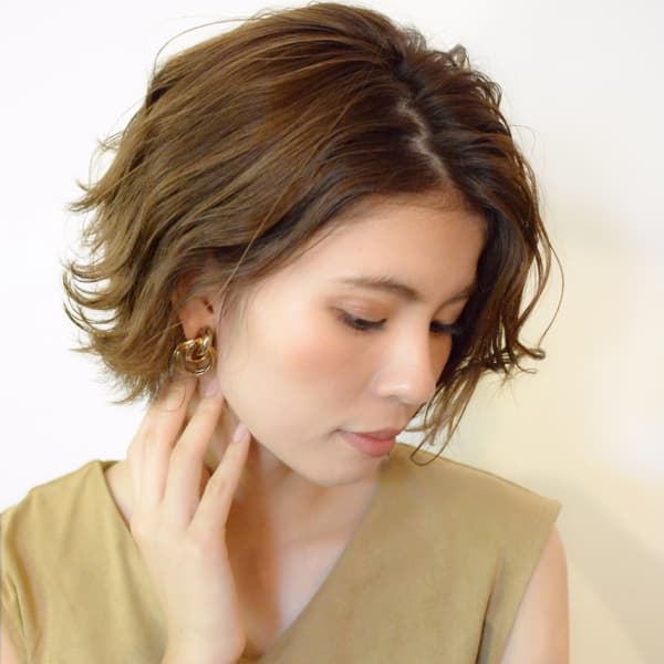 ハイライトで魅せるウェービボブ|kivi【都筑ふれあいの丘】