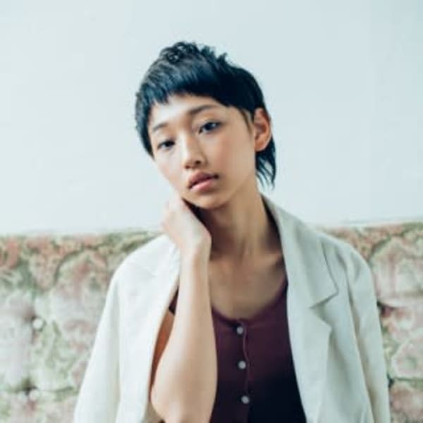 さりげない個性派ショートスタイル