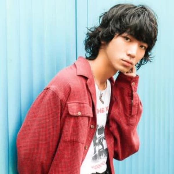 メンズのオススメ順 パーマ ウルフ ミディアムの髪型 ヘアスタイル 楽天ビューティ メンズのオススメ順 パーマ ウルフ ミディアムの髪型 ヘアスタイル 楽天ビューティ