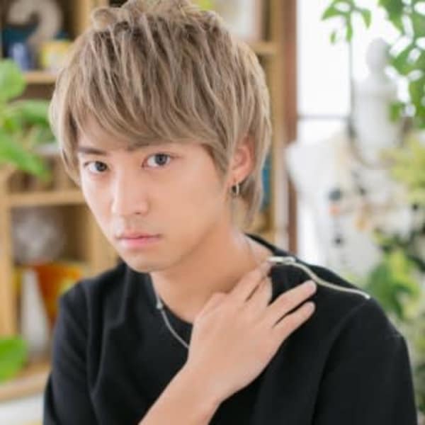 サイドパートのモテ髪マッシュ