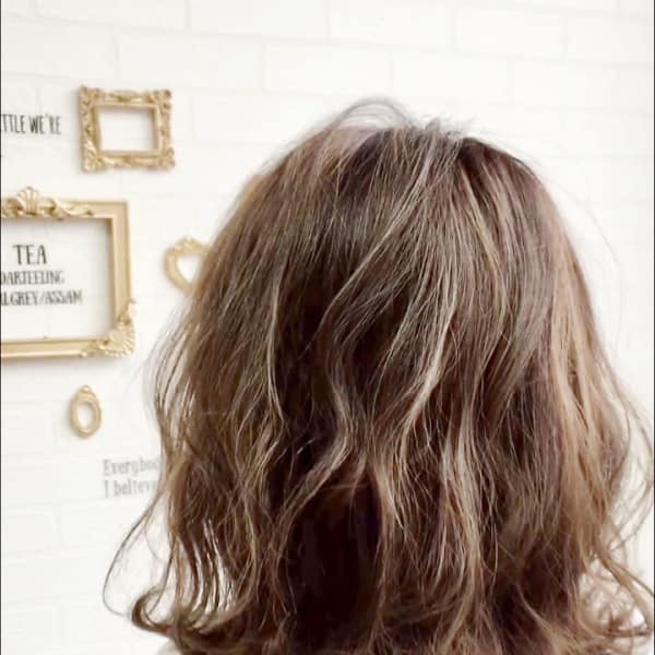 傷まない艶カラー★ハイライト入りグレージュ