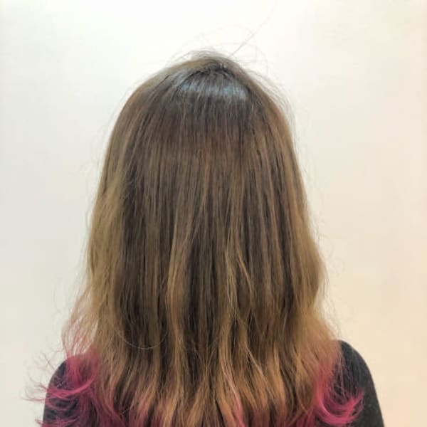 ピンク・裾カラー