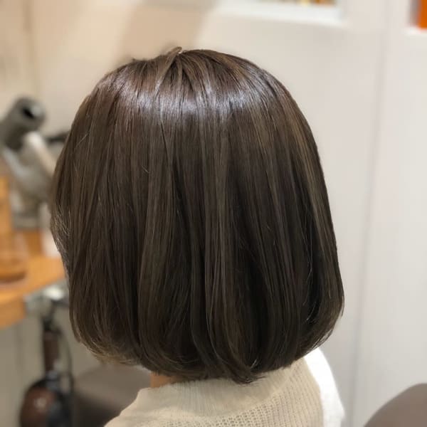 柔らかグレージュ