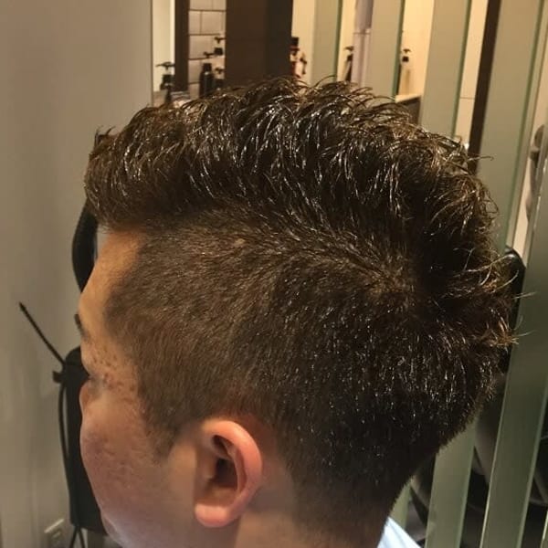 ツーブロックでフレッシュな個性を