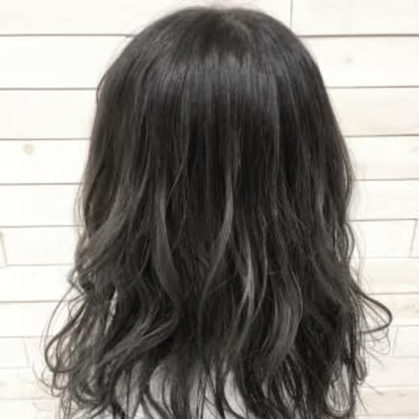 アッシュグレージュ