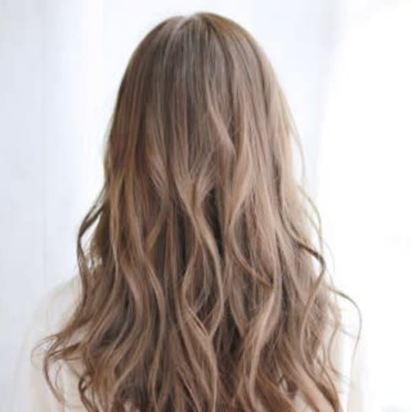 透け感たっぷりミックスグレージュカール