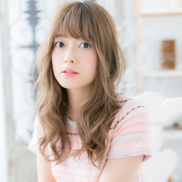 斜めバングでモテ系♪くせ毛風ウェーブ