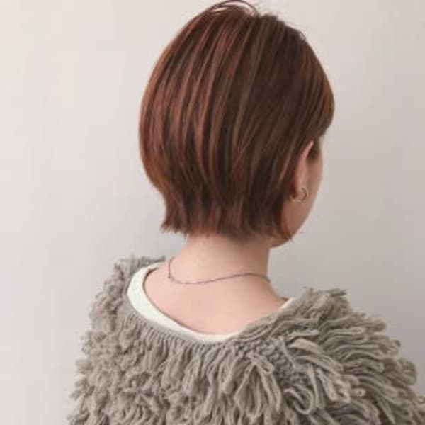 襟足が浮いてしまう人にオススメのくびれミニボブ3