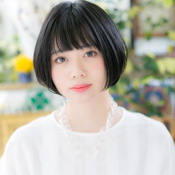 黒髪シンプル ショート前下がりボブ スマートボブ