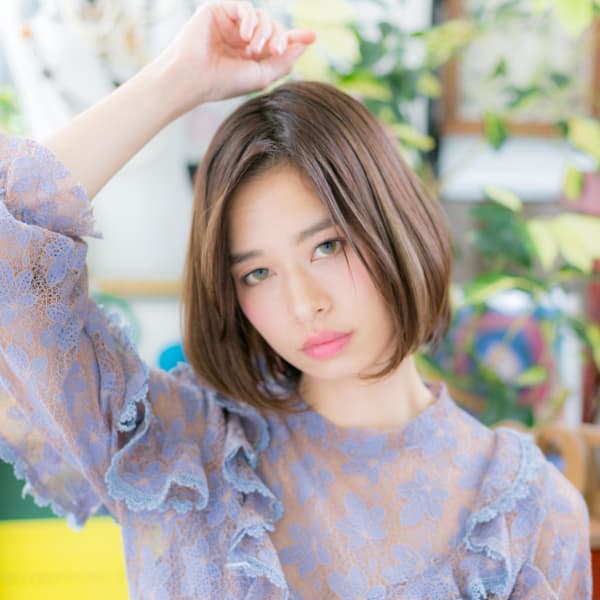 外国人風…チラ見え目元のノーバングstyle クールボブ