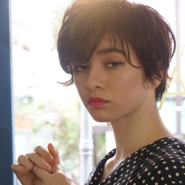大人かっこいい クセ毛風ショート|Aily