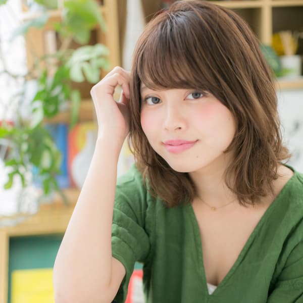 外ハネ×斜めバング◎アシンメトリーミディ エアリーボブ