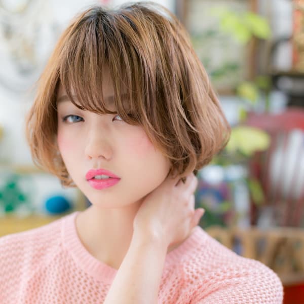 外国人風カラー☆くせ毛風耳かけショート マシュマロボブ