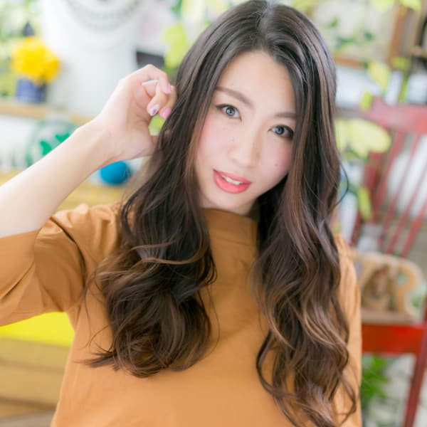 かきあげバングが◎アシンメトリーロング ボリュームカール