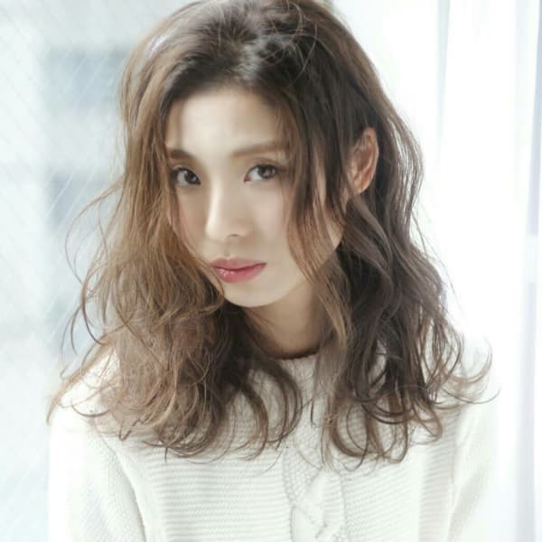 無造作ハネカールセミディー_センターパート|es 西梅田