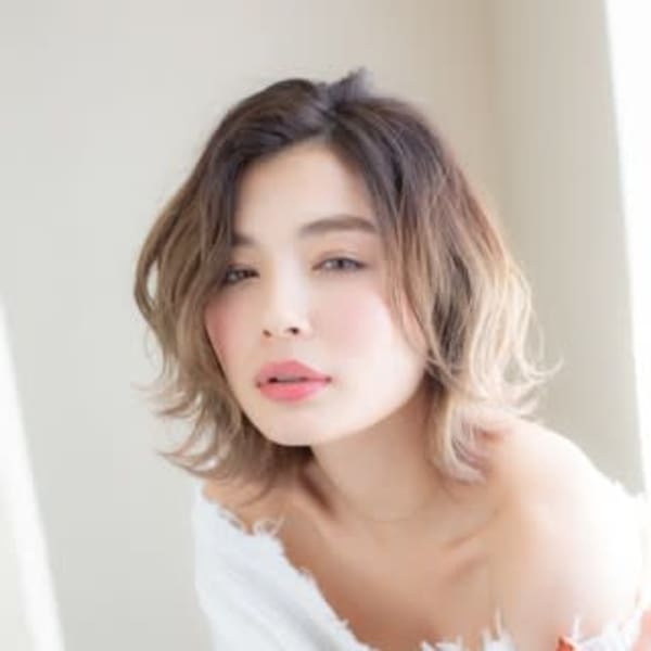 ラフな外ハネレイヤーボブ