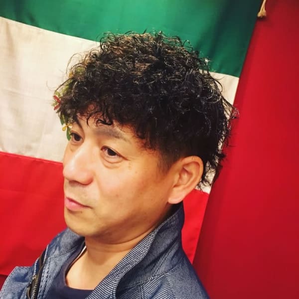 75 メンズ 髪型 40代 ワイルドパーマ 最も人気のある髪型