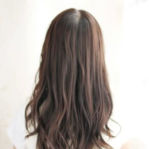 ツヤ感カラーのゆるミックスカールスタイル