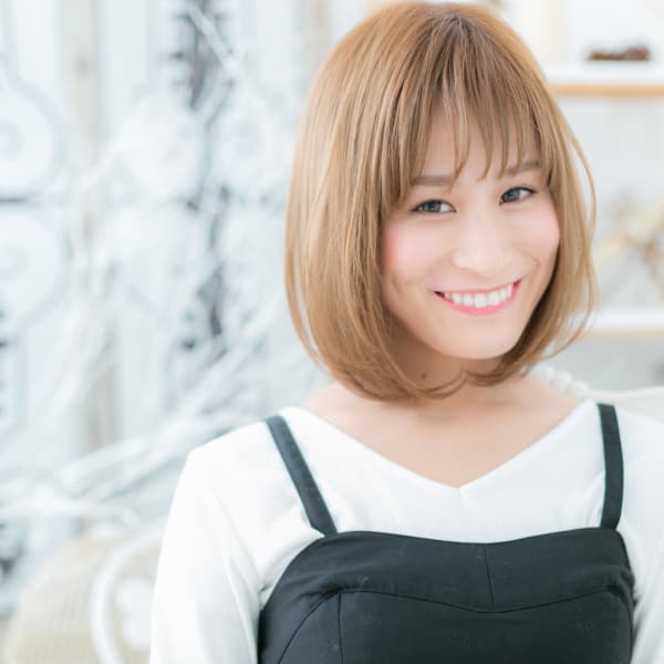 小悪魔系♪外国人風ハイトーン×前下がりボブ クールボブ