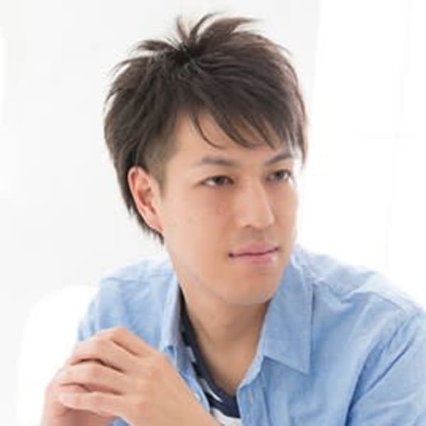 すっきりと清潔感を備えたナチュラルなネオ七三