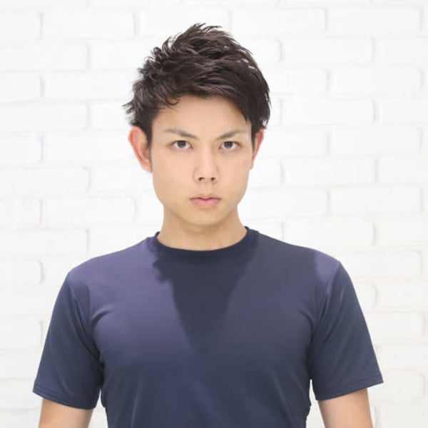 ツーブロック刈り上げ＋ナチュラルな束感！