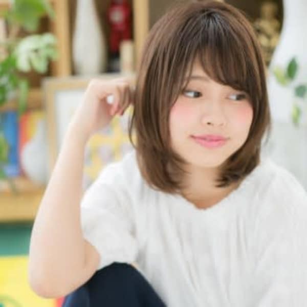ツヤ&まとまり◎前下がり小顔ミディ エアリーボブ