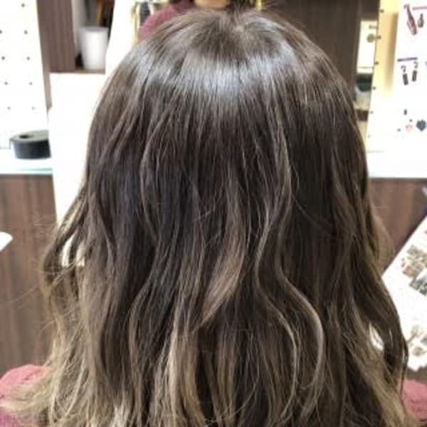 グレージュバレーヤージュ