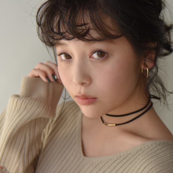 ダークグレージュ