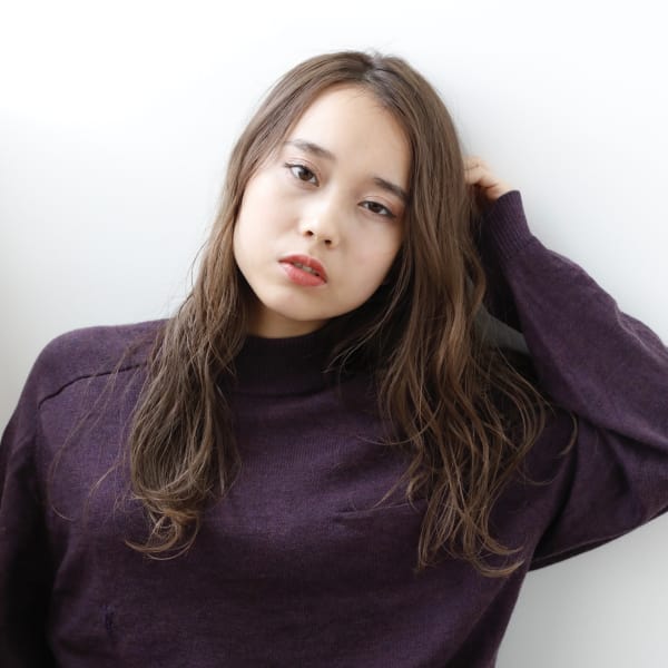 ツヤ感ベージュロング