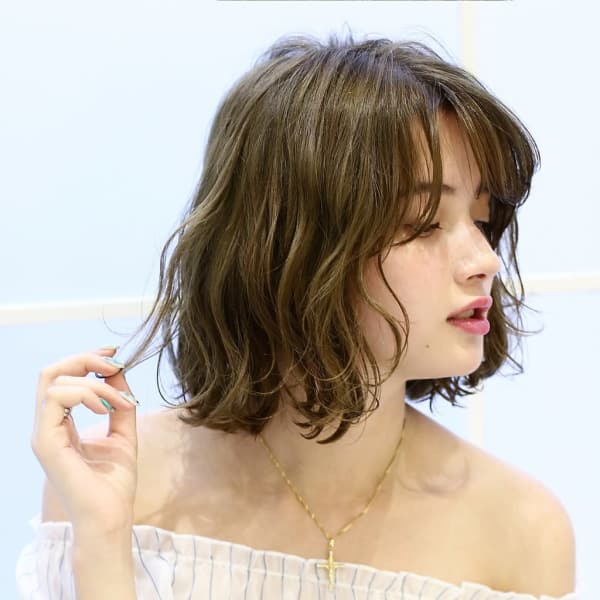 切りっぱなしウェーブボブ