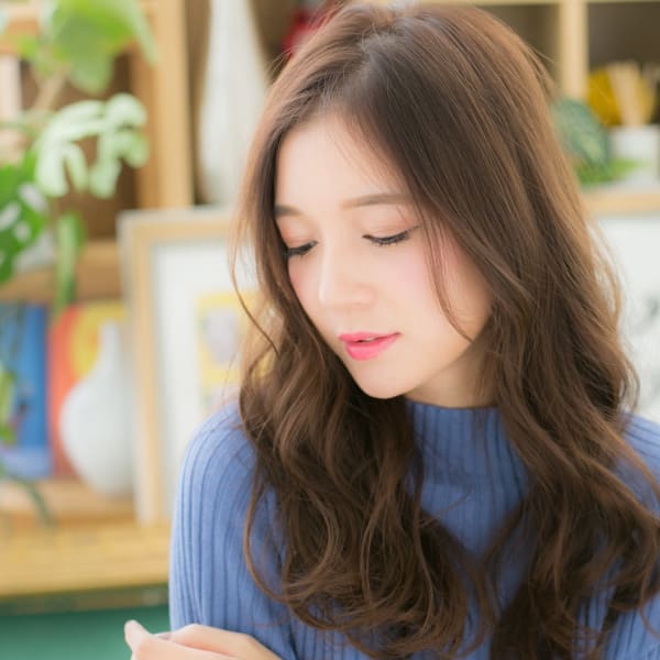 アシンメトリーで小顔★フェザーロング　ゆる巻きロング