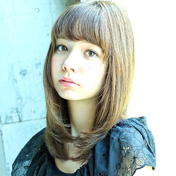 ハネないまとまるストレートヘア