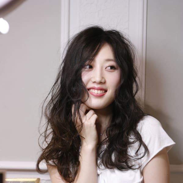 黒髪でもふんわりロング