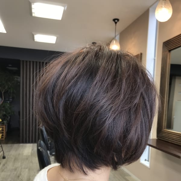 毛先ワンカールショートヘア